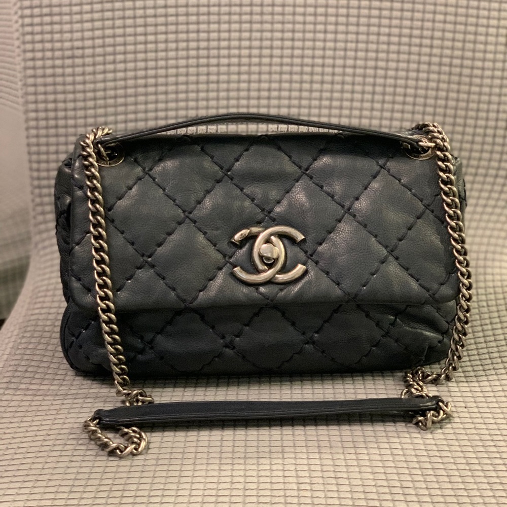 Chanel classic single flap shoulder bag❤️ - Picture 15 of 17